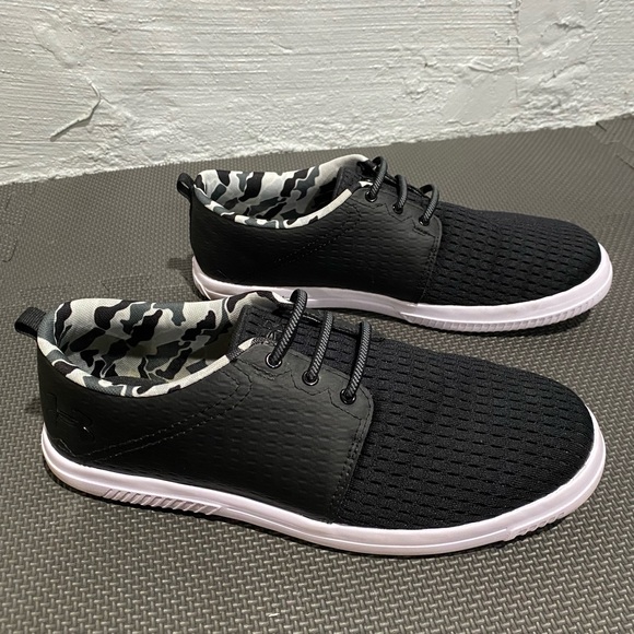 Under Armour black casual shoes